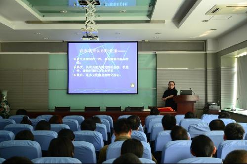纺织服装学院举办优秀教师示范课暨讲课经验交流活动