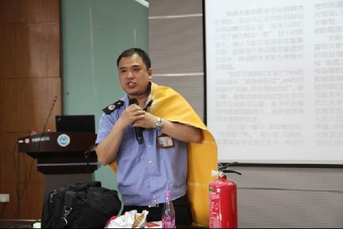 食品学院举办2015年消防知识讲座及消防灭火演练