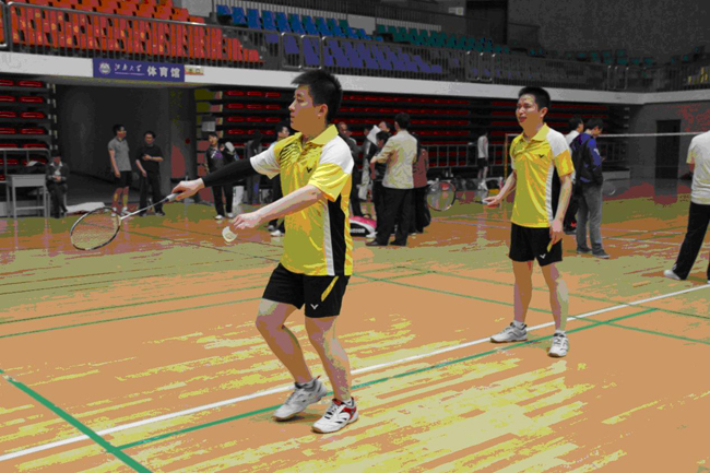 校青年教师第二届羽毛球比赛顺利举行