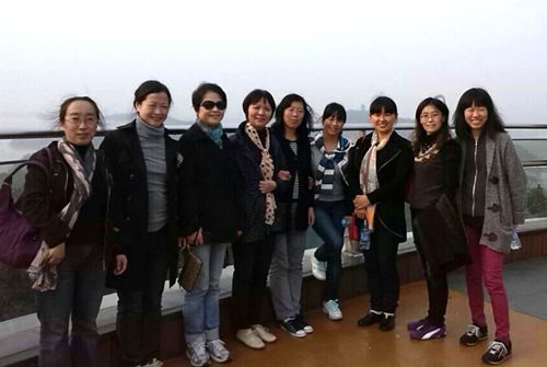 纺服学院分工会举行登山活动