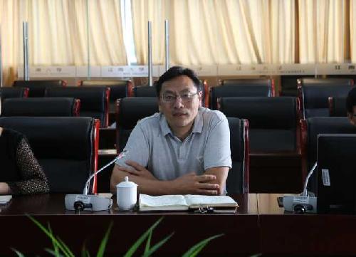校工会举行会议部署工会下半年工作