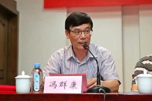 我校举行2016年“弘师德、强师能、铸师魂”优秀教育工作者表彰交流会