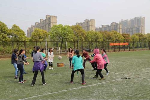 外国语学院举办第六届教工运动会