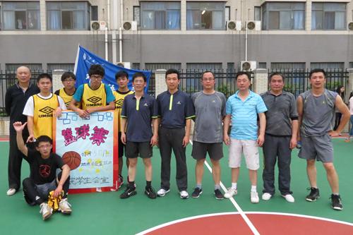 外国语学院分工会组织师生篮球友谊赛