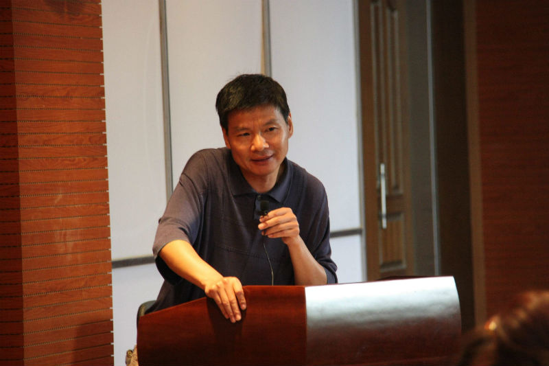 商学院举行四届一次教代会