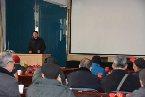 理学院召开离退休教师座谈会