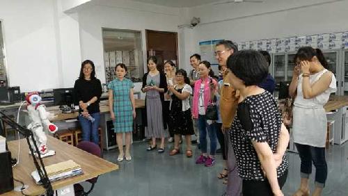 药学院开展现代技术与教育教学观摩研讨活动